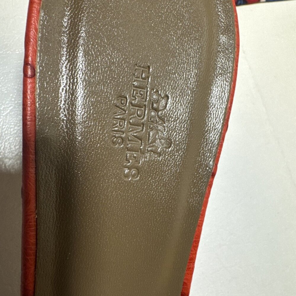 Hermès Oran Sandals – Red Ostrich Leather – Size 40 (US 8.5) - Picture 4 of 4
